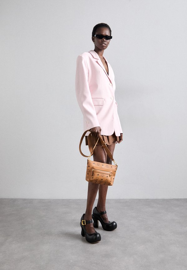 AREN VISETOS CROSSBODY  - Cross body bag - cognac