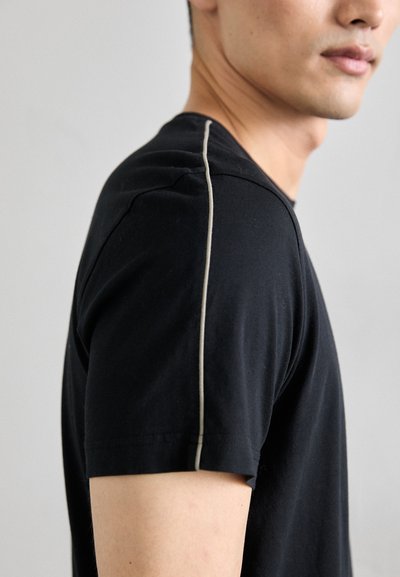 Ron Dorff PIPING - Basic T-shirt - black