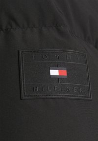 Tommy Hilfiger Gewatteerde jas - black