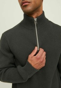 R.D.D. ROYAL DENIM DIVISION WALT - Sweter