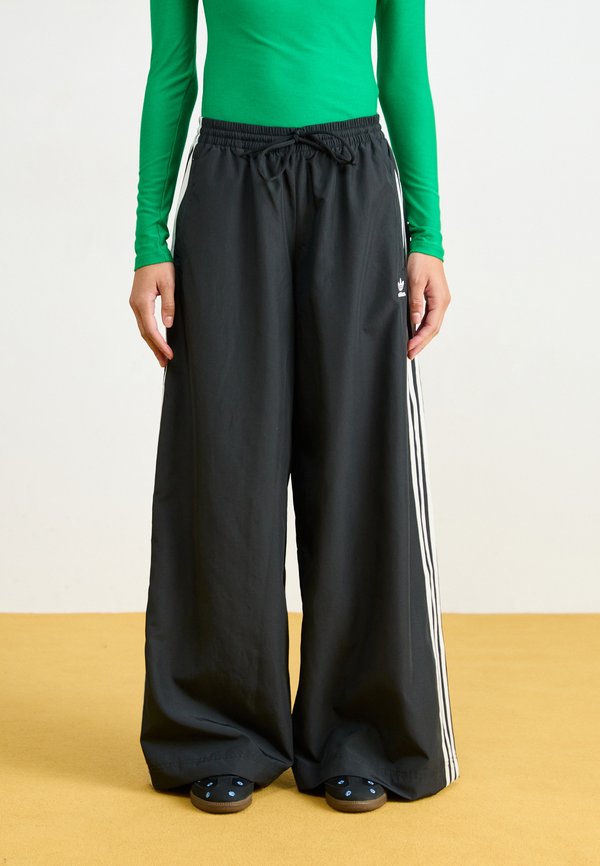 ADILENIUM SEASONAL 3 OVERSIZED WIDE TRACK PANTS - Jogginghose