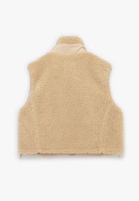 Beżowa bezrękawnik polarowy z wysokim kołnierzem, z miękkiego materiału o teksturowanej powierzchni i lekko zaokrąglonym dołem, pokazany z tyłu na białym tle.
