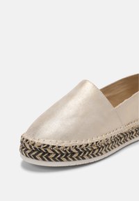 s.Oliver Espadrilles - gold