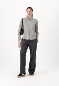 ONLY ONLBERIT LIFE  - Camicia - grape leaf