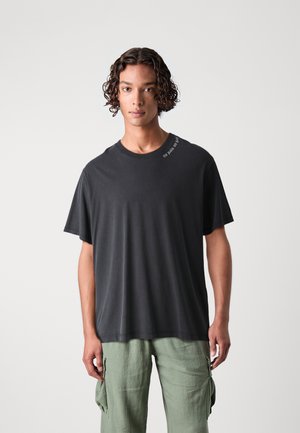 Jack & Jones JORROSE WASHED TEE CREW NECK UNISEX - Camiseta estampada - tap shoe