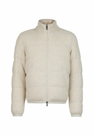 Beige gewatteerde jas met hoge geribde kraag, volledige voorrits en zijzakken, ontworpen voor warmte.