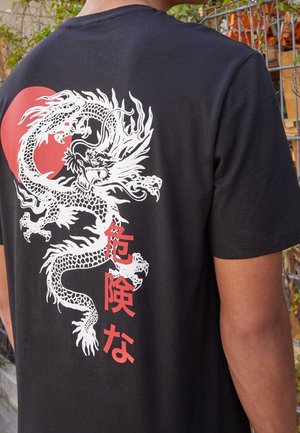 T-shirt z nadrukiem