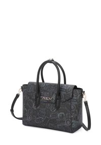 Borsa a tracolla in pelle nera con un motivo decorativo e grafica a tema viaggio. Doppi manici e tracolla removibile per maggiore versatilità.