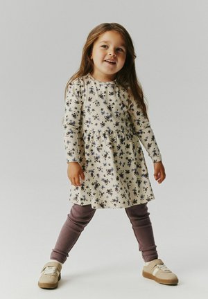 Name it, DRESS LONG SLEEVED - Džersejové šaty - peyote melange