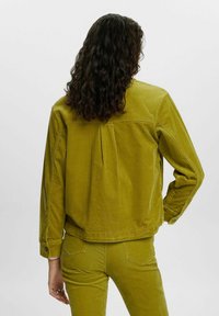 edc by Esprit Chaqueta fina - green