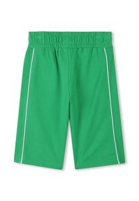 Shorts de sport verts en tissu doux, dotés d'une taille élastique et de rayures blanches sur les côtés, avec une coupe droite.