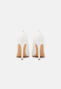 Buffalo JULIETTE - Saltos altos - white