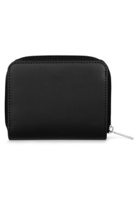 Portafoglio nero con zip, dalla texture liscia e opaca. Forma rettangolare, con hardware argentato e cuciture sottili lungo i bordi.