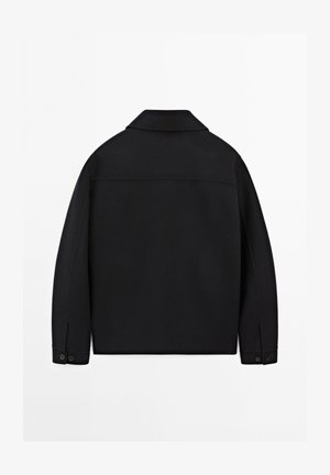 Schwarze Jacke mit Kragen aus Wollmischung, mit glatter Textur, langen Ärmeln und Knopfdetails an den Manschetten. Rückansicht dargestellt.