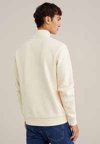 Thumbnail Image 3