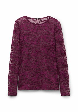Langärmlige lila Spitzenbluse mit floralem Muster und rundem Ausschnitt, auf weißem Hintergrund präsentiert.