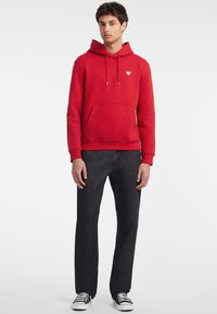 Guess Jeans ICONIC - Kapucni - rot