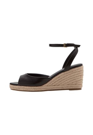 Sandale compensée en cuir noir avec bout ouvert, bride à la cheville et talon plateforme en jute tressée.