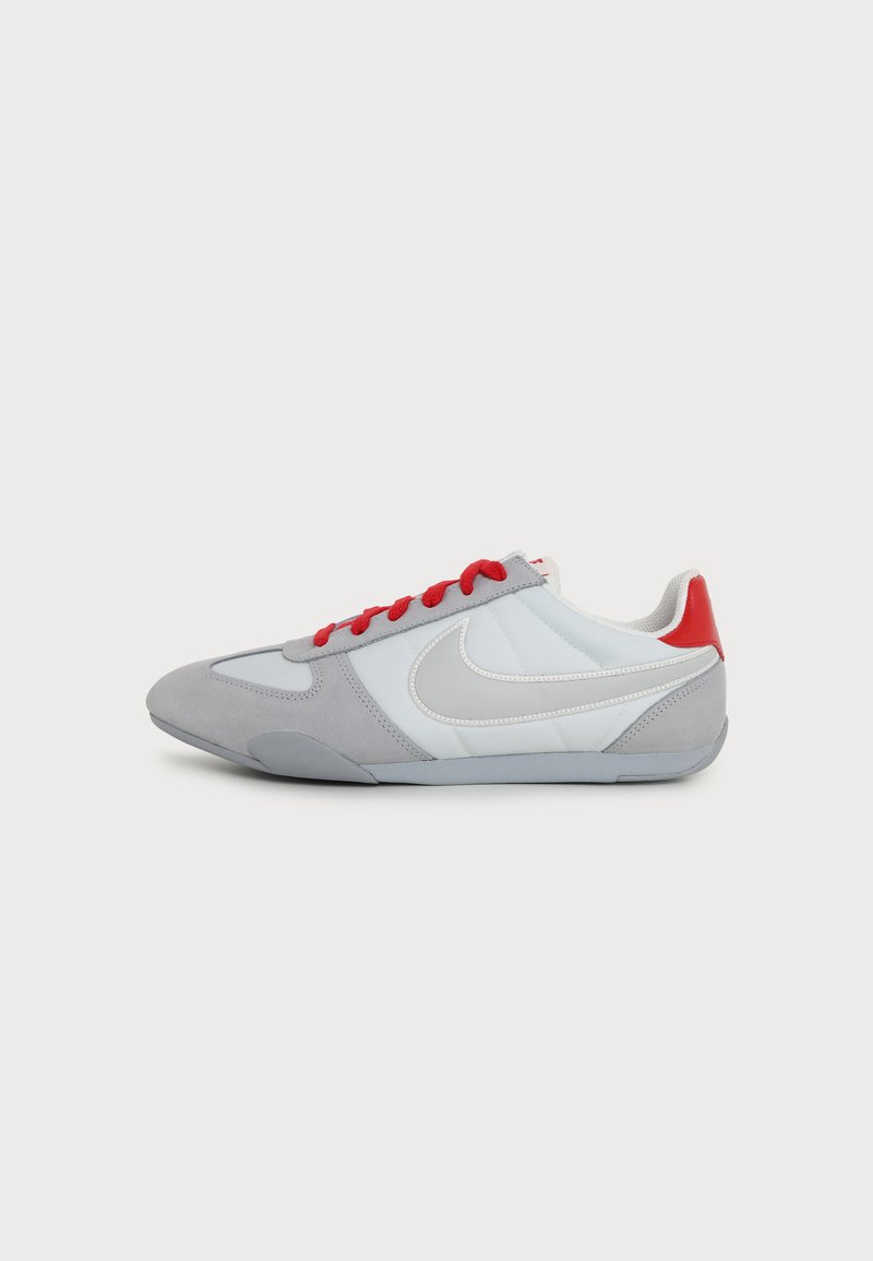 NIKE SPRINT SISTER wolf grey/grey fog/summit white/sail/univ red/grey