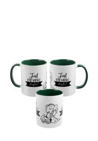 Tazze in ceramica con esterno bianco e interno verde. Presentano il testo "Solo un capitolo in più!" con illustrazioni di un cane e di un personaggio che legge.