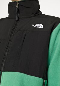 The North Face DENALI - Flisinė striukė - deep grass green