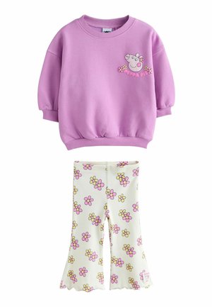 Lilla sweatshirt med Peppa Pig og blomsterdesign, kombineret med hvide udvidede bukser dækket af pink og gule blomster til børn.