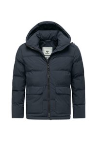 Giacca puffer navy con cappuccio, dotata di zip frontale, due tasche anteriori e texture trapuntata. Il materiale è liscio e isolante.