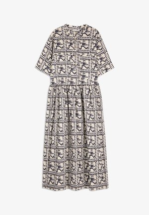 Kremowa sukienka midi o krótkich rękawach, z guzikami z przodu, marszczoną talią oraz czarnym geometrycznym wzorem koni na całej powierzchni.
