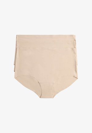 Trzy beżowe bezszwowe damskie majtki z wysokim stanem ułożone na stosie, gładka tkanina bez widocznych szwów czy wzorów.