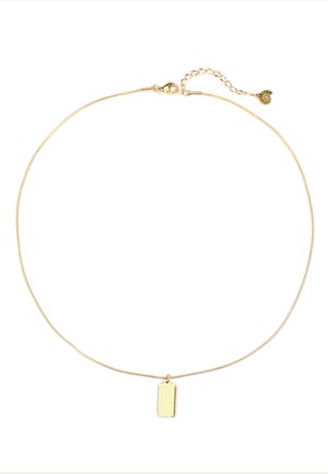Collier chaîne fine en or avec un petit pendentif rectangulaire en or et un fermoir ajustable avec un petit charm en forme de coquillage à l’extrémité.