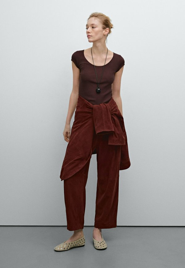 TRIM DETAIL  - Basic T-shirt3