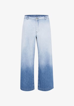 Világoskék farmer széles szárú nadrág, Gradienst sötétebb kék szegéllyel, gombos záródással, övhurkokkal és öt zsebel.