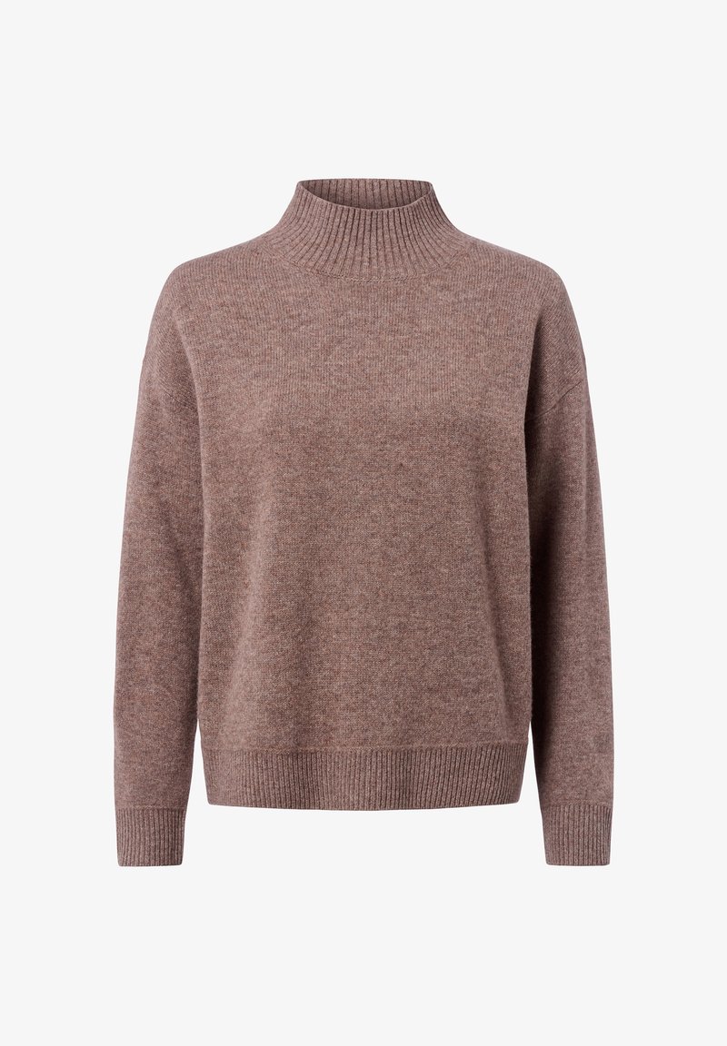 Pull en maille marron avec un col côtelé haut, coupe ample, épaules tombantes, et poignets et ourlet côtelés, fabriqué dans un tissu doux et texturé.