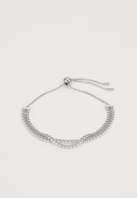 Bracelet ajustable en argent avec deux rangées de cristaux ronds, arborant un design de chaîne élégant et un fermoir à bille coulissant pour un enfilage facile.