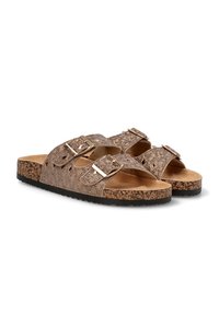 Sandalias de slid de color marrón con textura, dos hebillas ajustables, plantilla de corcho y suela de goma negra. Presentan tachuelas decorativas en la parte superior.