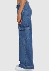Urban Classics Džíny Relaxed Fit - light blue