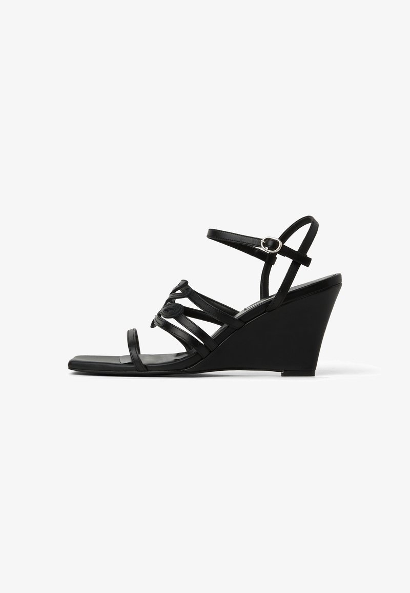 KARL LAGERFELD RIALTO - Sandale s punim potplatom - black