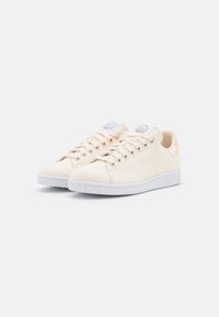 adidas Originals Trainers - white