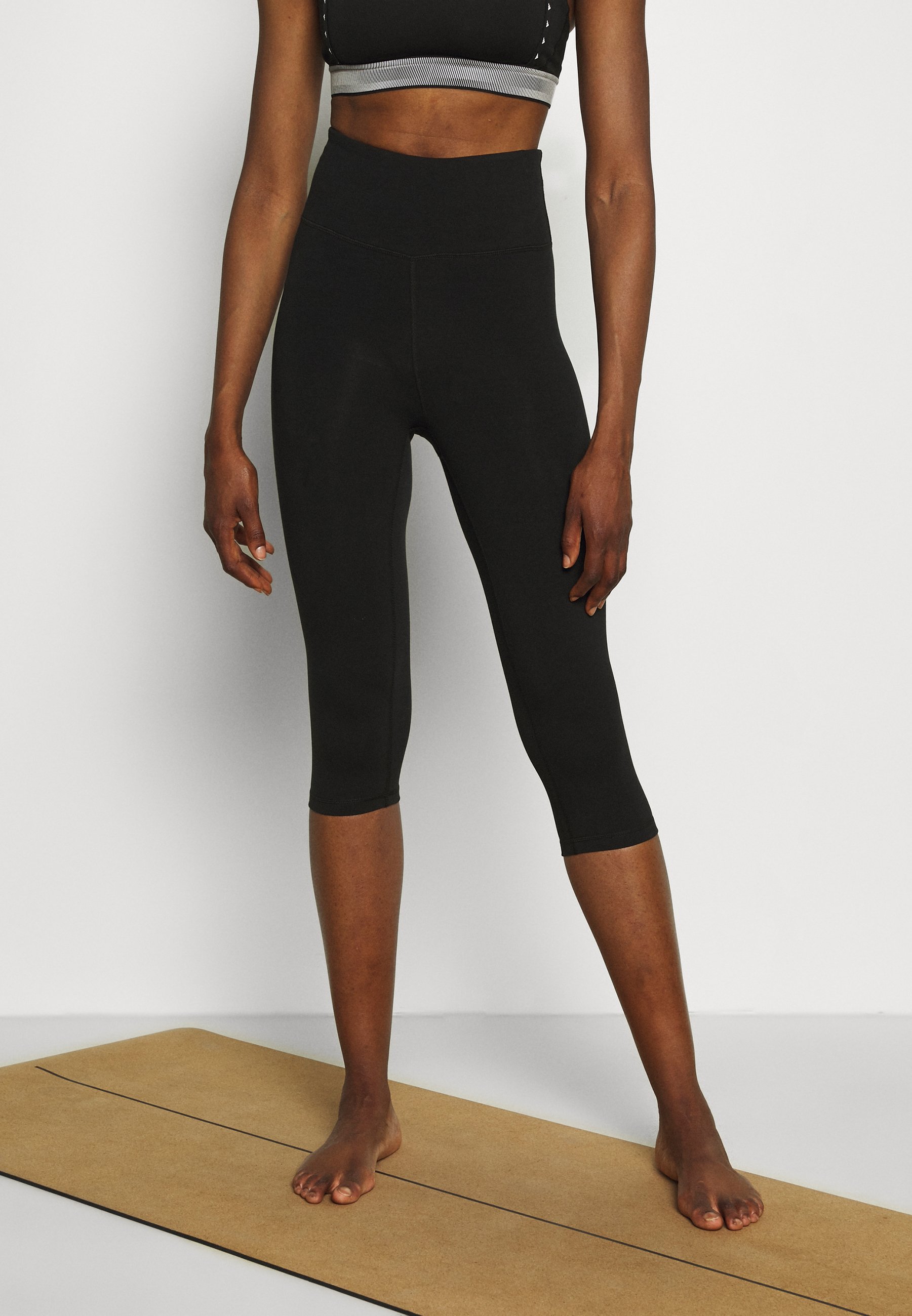 Cotton On Body BREATHE YOGA CAPRI - Tights - black/schwarz