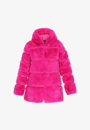Faux-Fur-Pink-Übergangsjacke mit Kapuze, langen Ärmeln und einem puffy, gesteppten Design mit horizontalen Nählinien für Textur.
