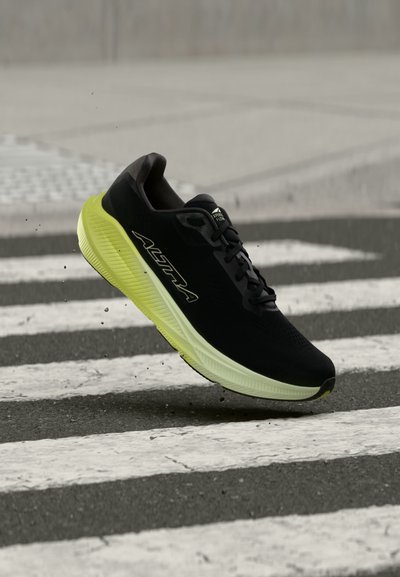 Altra M EXPERIENCE FLOW ST