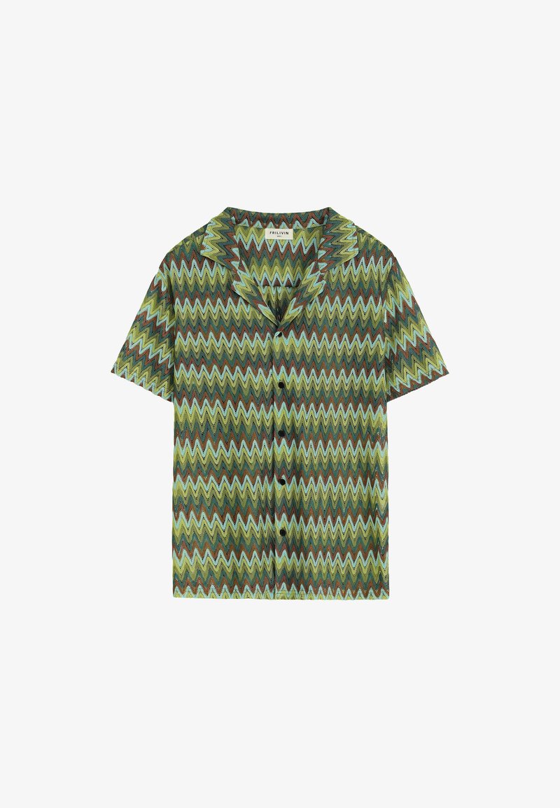 Chemise à manches courtes avec un motif zigzag en tons de vert, marron et bleu. Dotée d'un col en V et d'une fermeture à boutons sur le devant. Tissu léger.