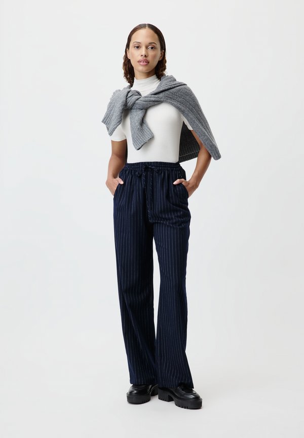 RABEA PANTS - Trousers - dunkelblau2