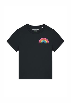 Zwarte T-shirt met korte mouwen van katoen. Voorzien van een bedrukte regenboogafbeelding met de tekst "WOMEN POWER" in kleurrijke letters aan de voorkant.