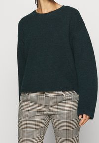 Vero Moda Petite Maglione - green