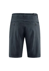 Pantaloni corti blu scuro realizzati in un tessuto dalla texture liscia. Presentano due tasche posteriori e un design di vita standard.