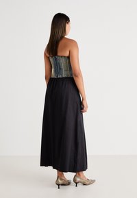 Selected Femme SLFAURA ANKLE SKIRT - Maxi szoknya - black