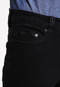 Only & Sons Vaqueros pitillo - black