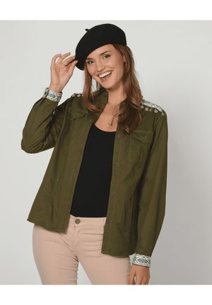CON ABALORIOS - Chaqueta fina - verde