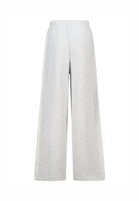 Pantalon gris clair à jambes larges en tissu doux avec une ceinture élastique et des bandes latérales pour un détail supplémentaire. Aucune couture ni élément métallique visible.